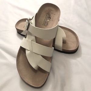 Cliffs by White Mountain Calista Footbed Sandals